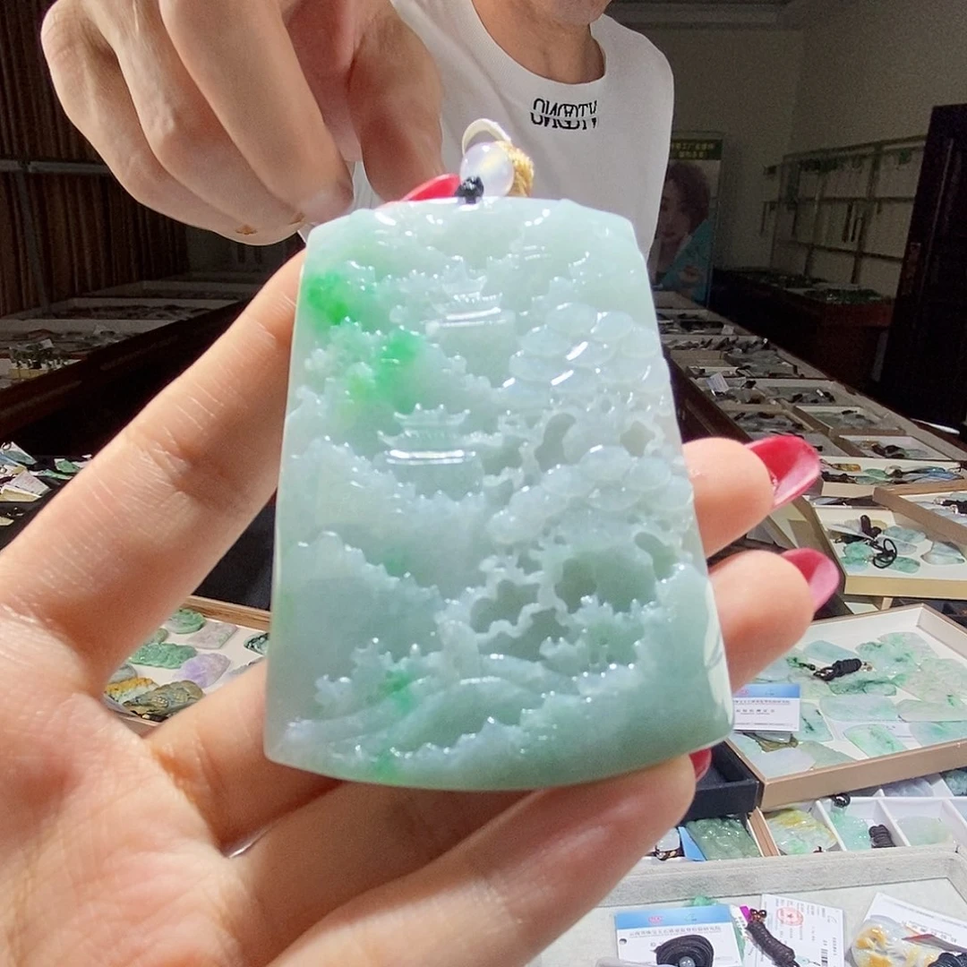 翡翠未镶嵌颈饰翡翠