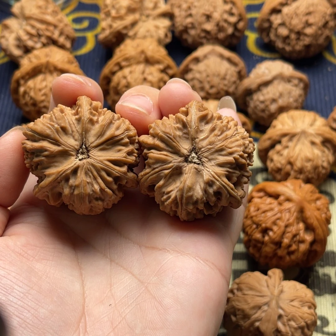 文玩核桃吊坠文山38