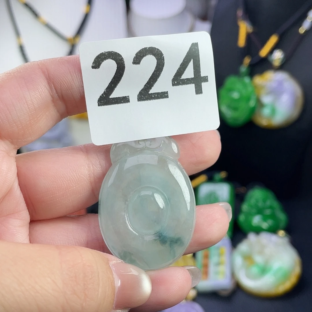 翡翠未镶嵌吊坠(赠链)