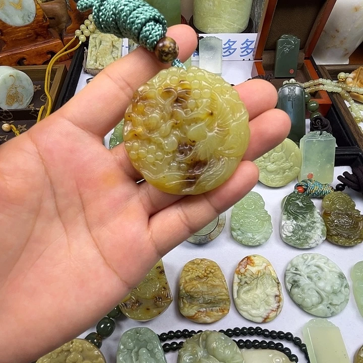 岫玉未镶嵌吊坠(不含链)