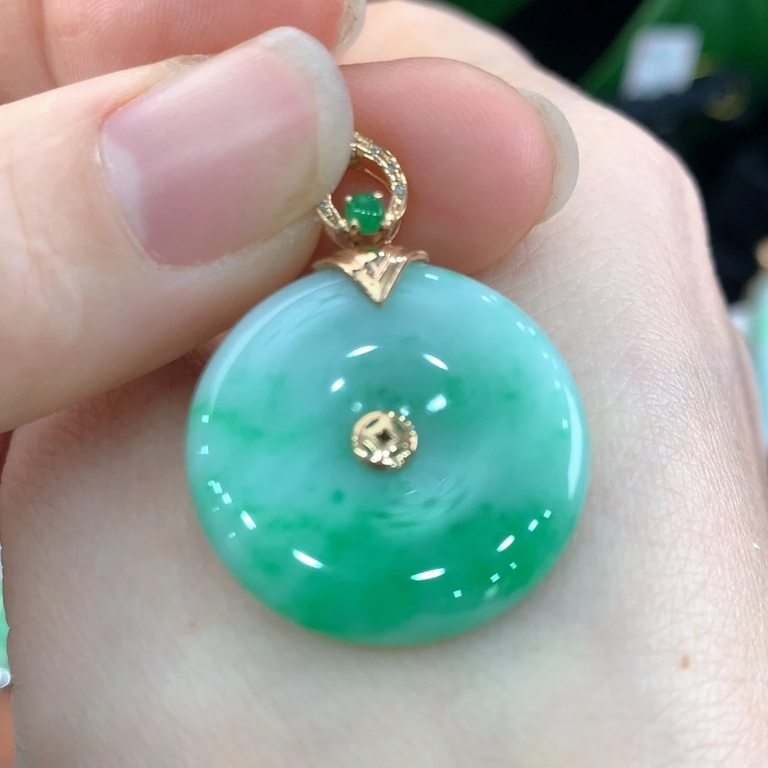 翡翠吊坠(不含链)18K金镶嵌
