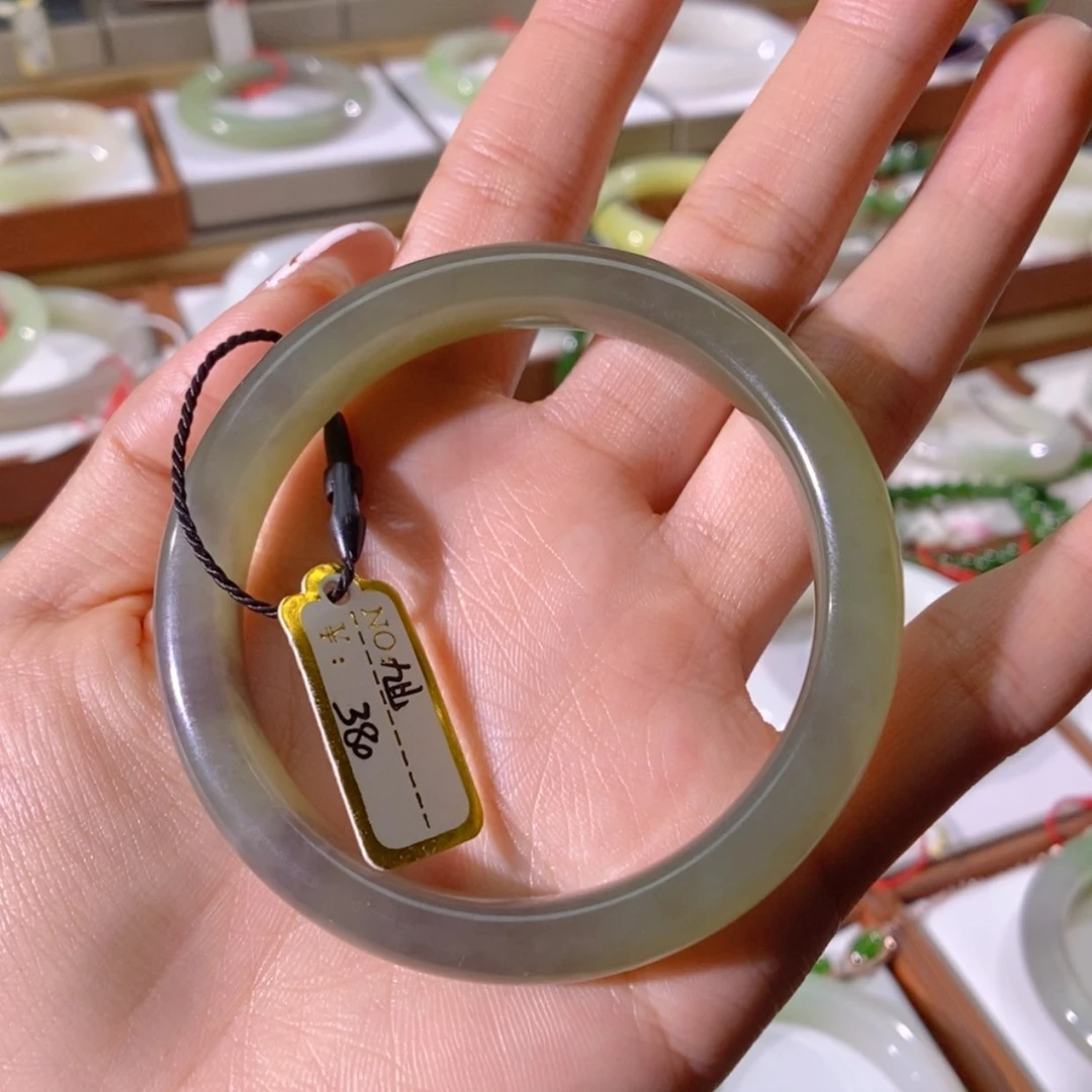 【闪购商品】未镶嵌手镯和田玉