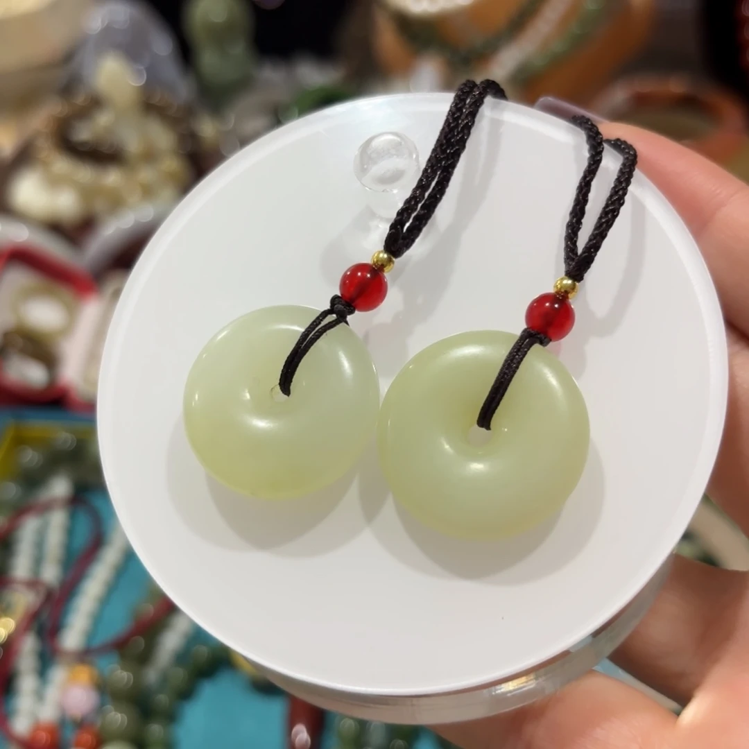 岫岩老玉（透闪石质玉）未镶嵌颈饰打包