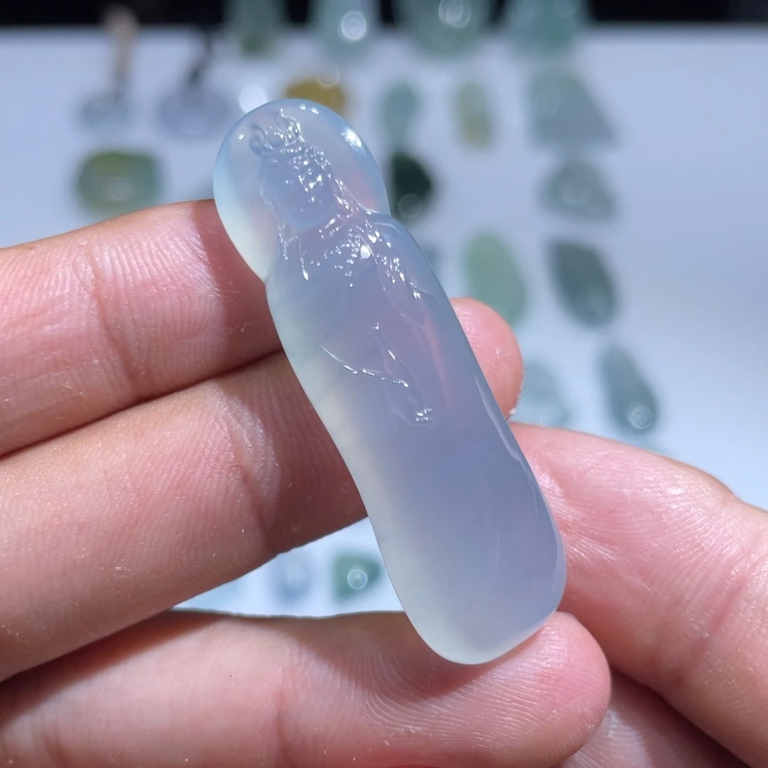 颈饰未镶嵌翡翠观音