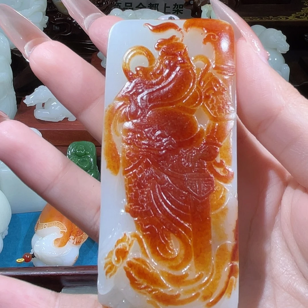 颈饰未镶嵌和田玉（糖玉）