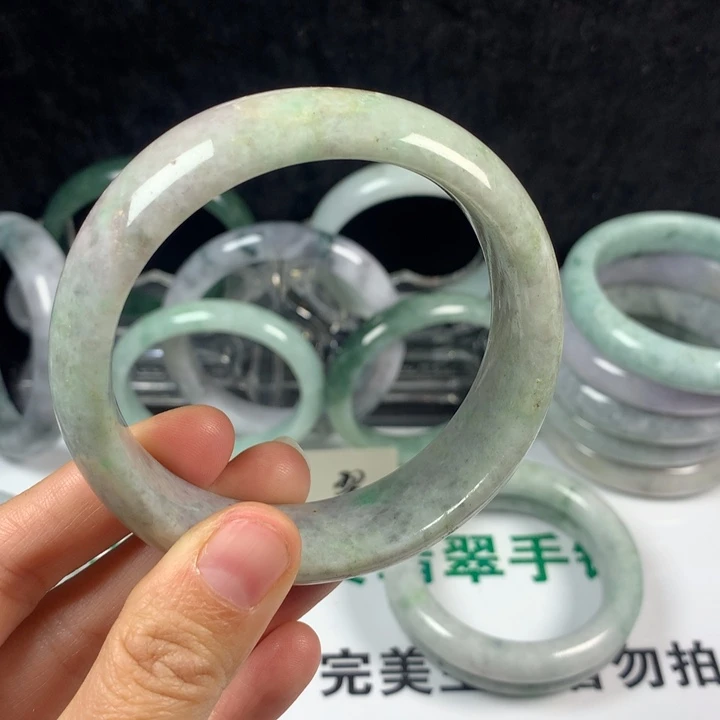 翡翠未镶嵌手镯7号。 59.7圈