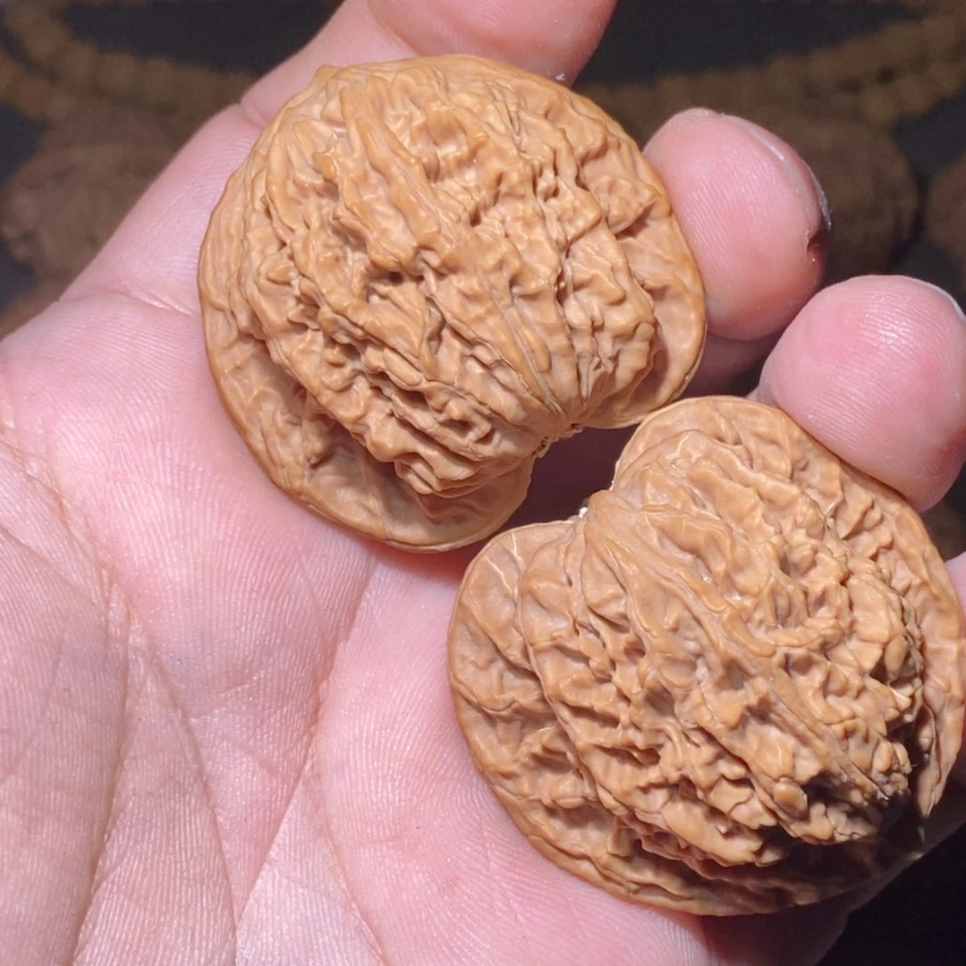 文玩核桃吊坠盘龙纹