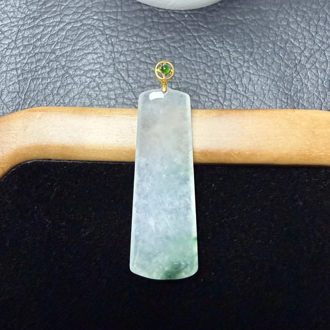 久鱼珠宝  18K金缅甸翡翠挂件 10