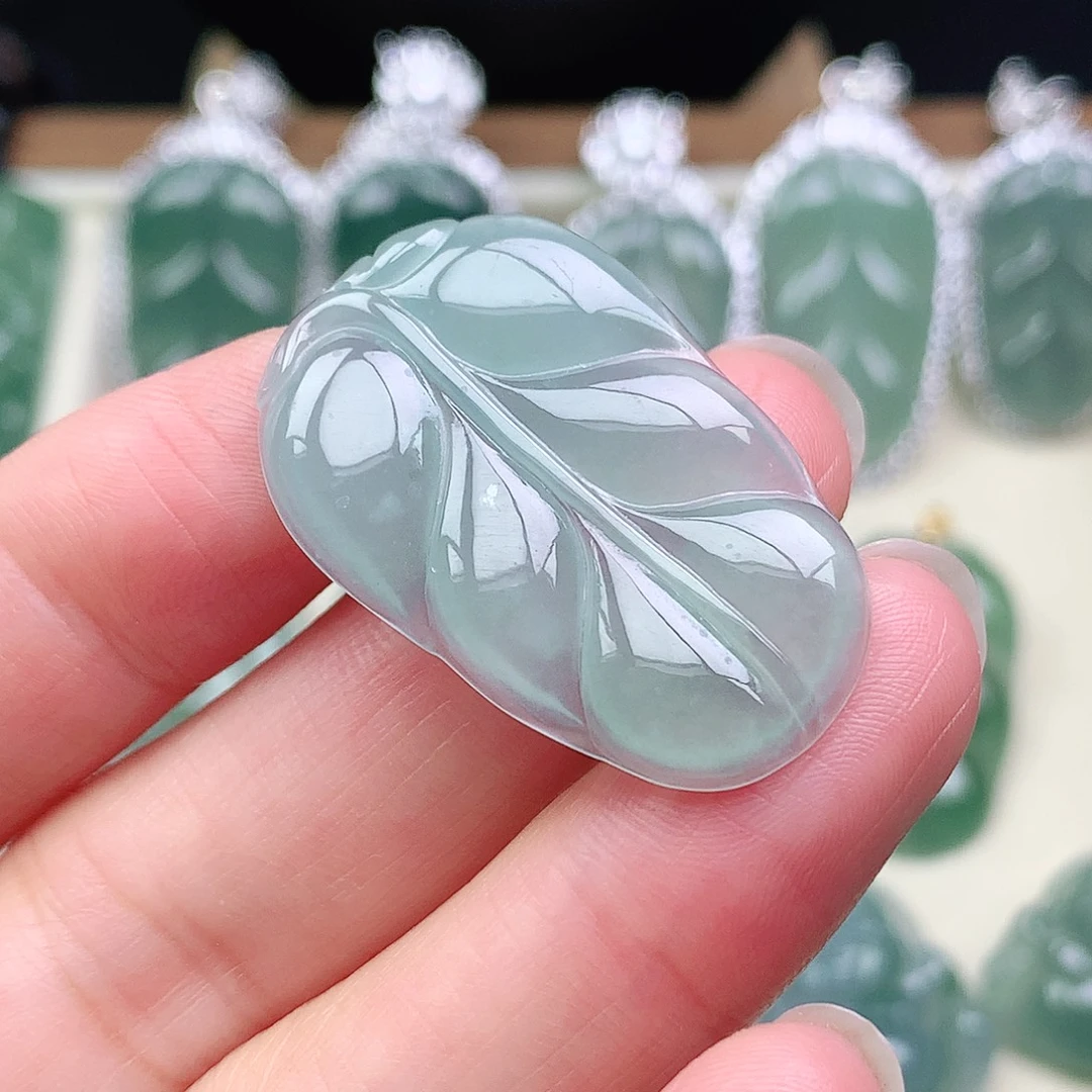 翡翠未镶嵌颈饰吊坠