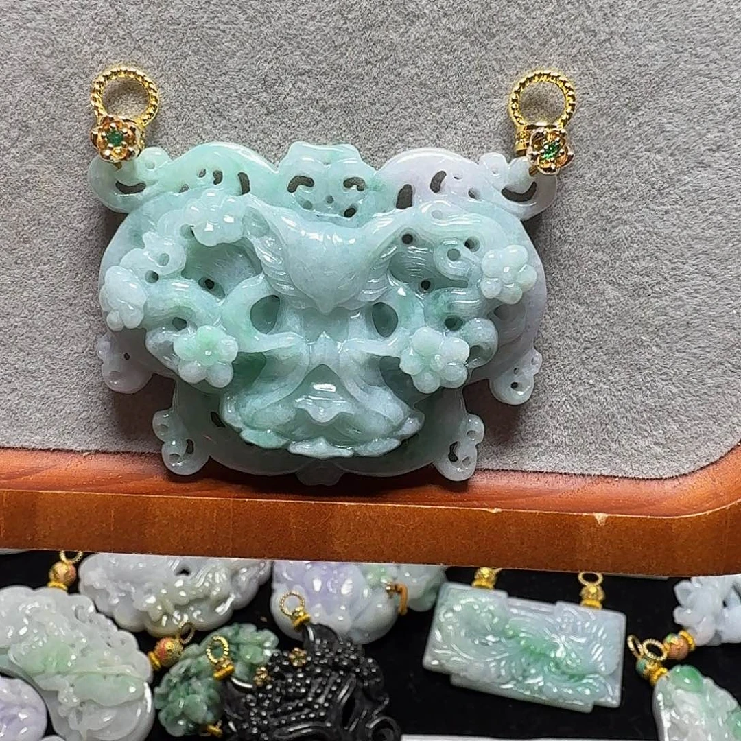 吊坠(赠链)未镶嵌翡翠