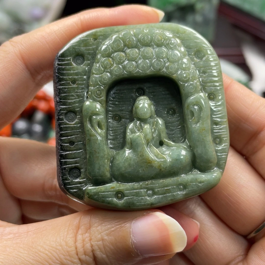 翡翠未镶嵌颈饰牌子