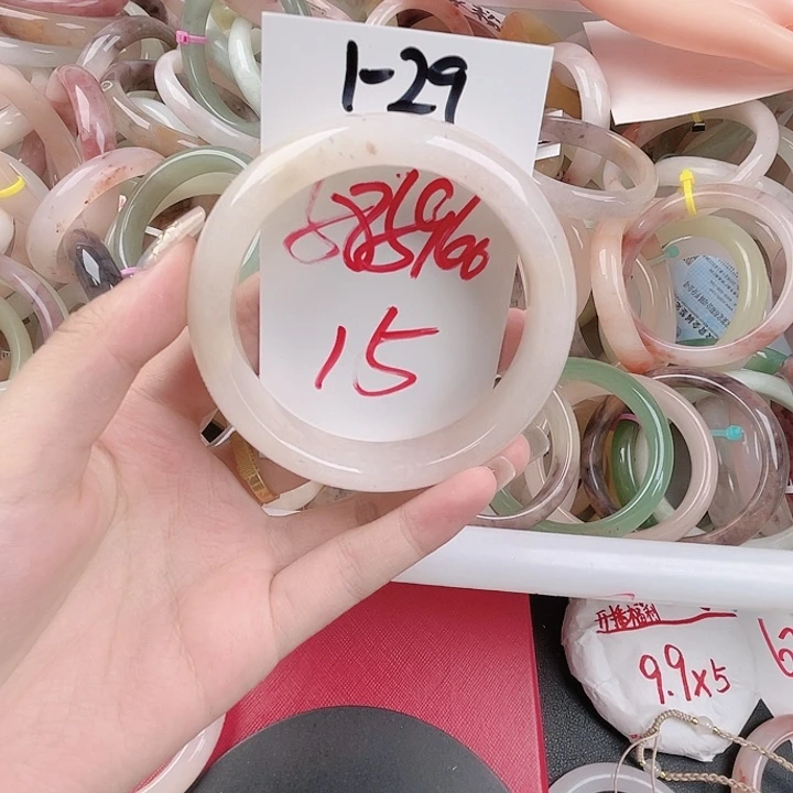 石英质玉未镶嵌手镯1-29