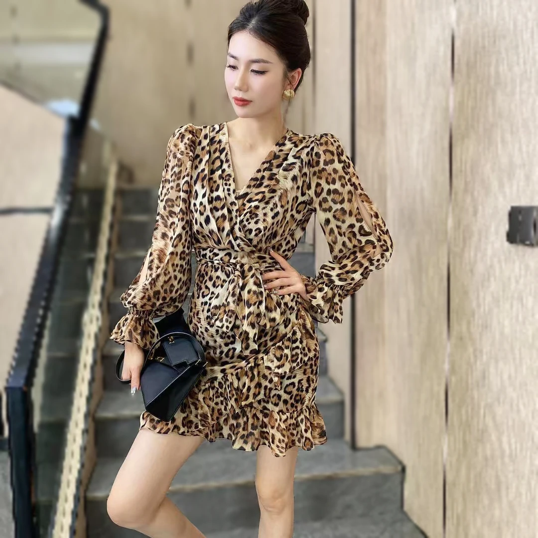【JY】性感时尚气质长袖V领豹纹印花连衣裙减龄海边度假短裙