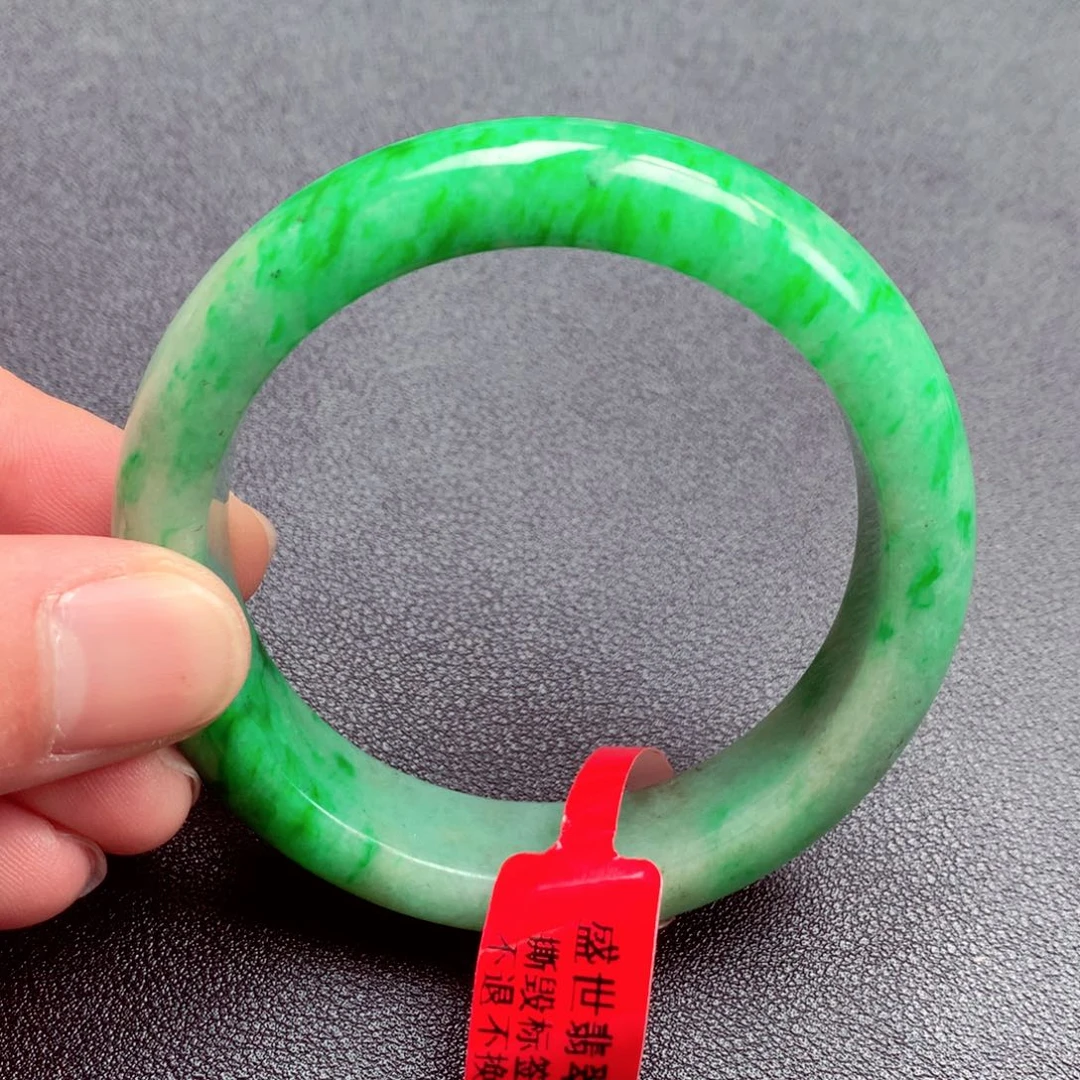 翡翠手镯未镶嵌缅甸翡翠