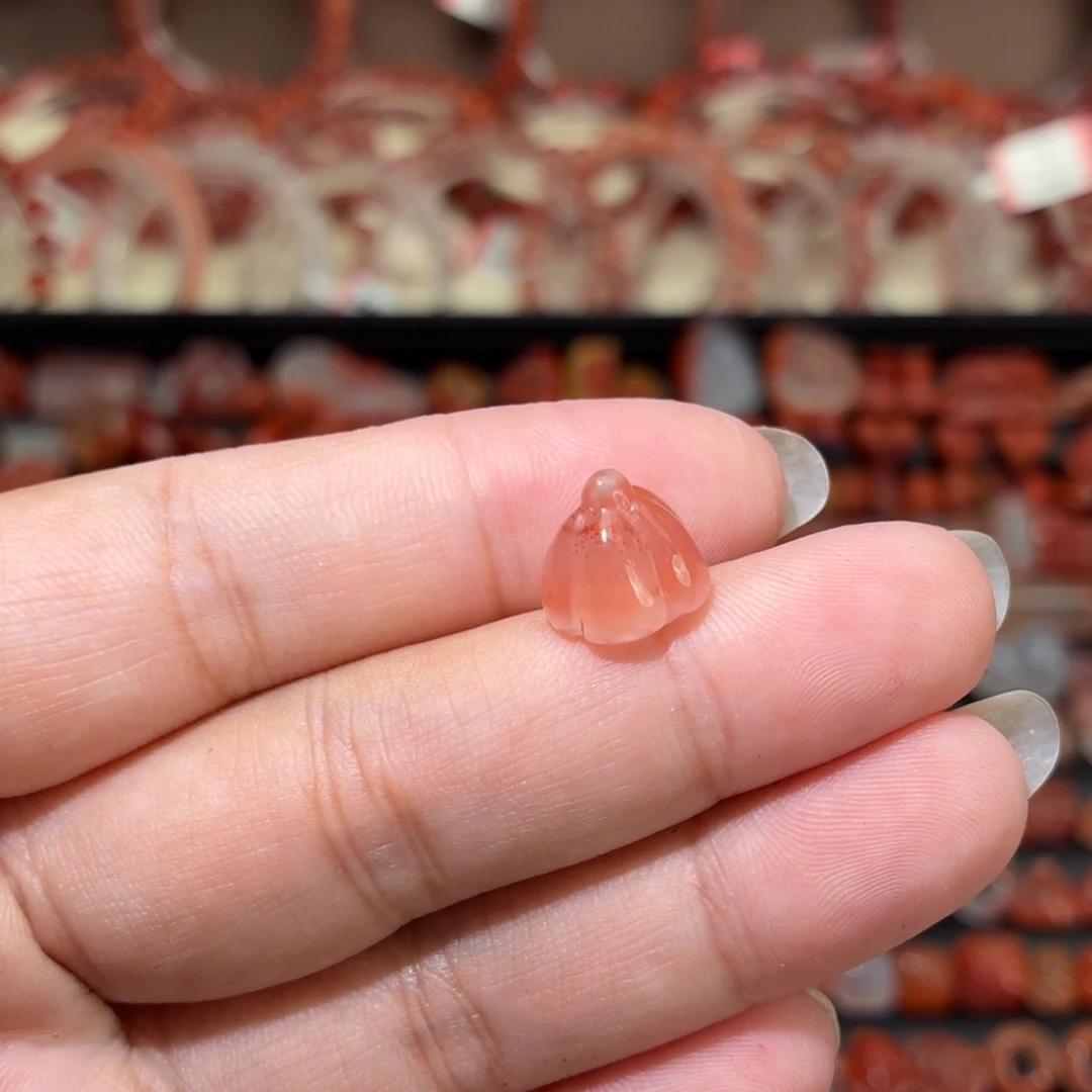 南红玛瑙未镶嵌颈饰莲蓬滴溜