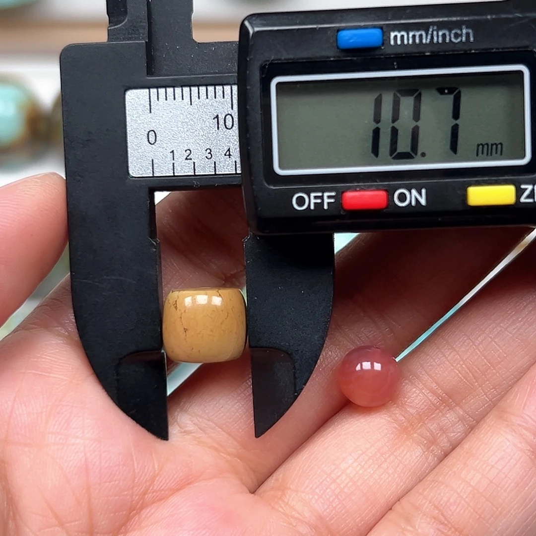 南红玛瑙未镶嵌珠宝奇石