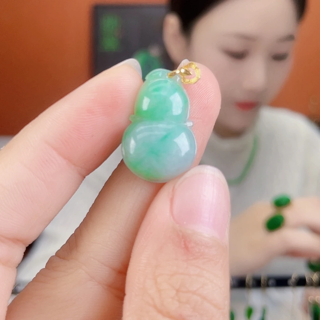 翡翠18K金镶嵌耳饰