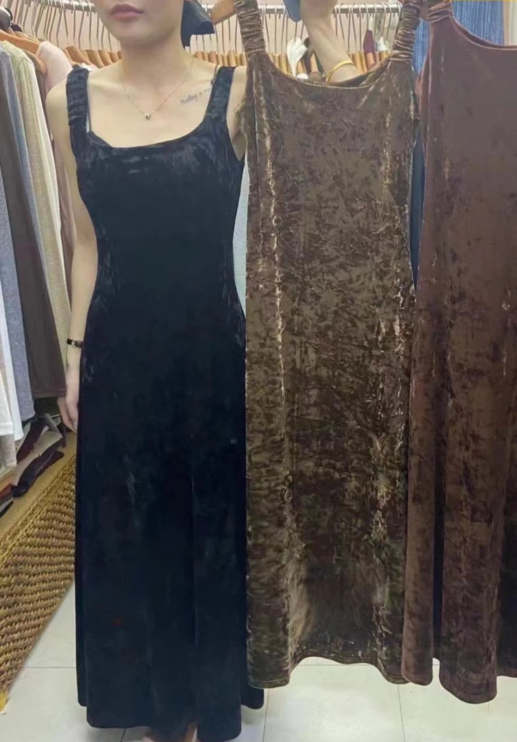 丝绒质感法式优雅气质吊带连衣裙长款打底秋冬必备