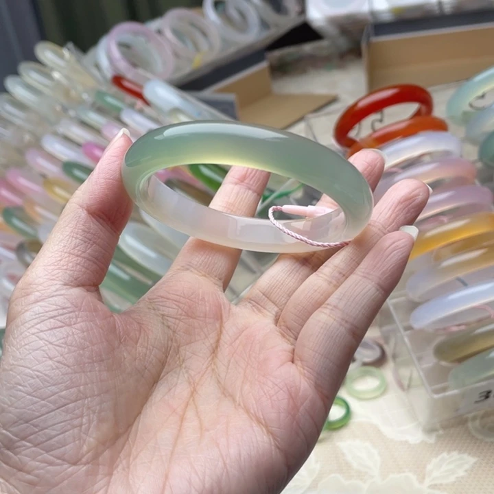 玛瑙/玉髓未镶嵌手镯56圈口