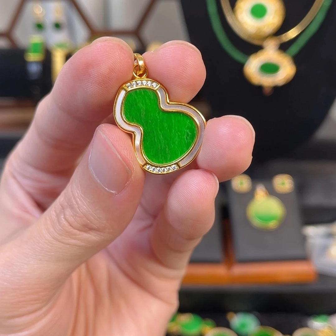 翡翠吊坠(赠链)银S925镀金镶嵌