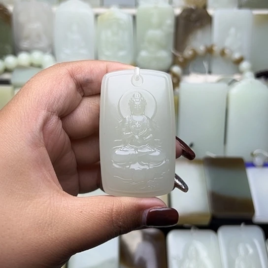 颈饰未镶嵌和田玉