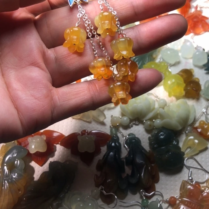 嬿***蛇纹石玉未镶嵌耳坠