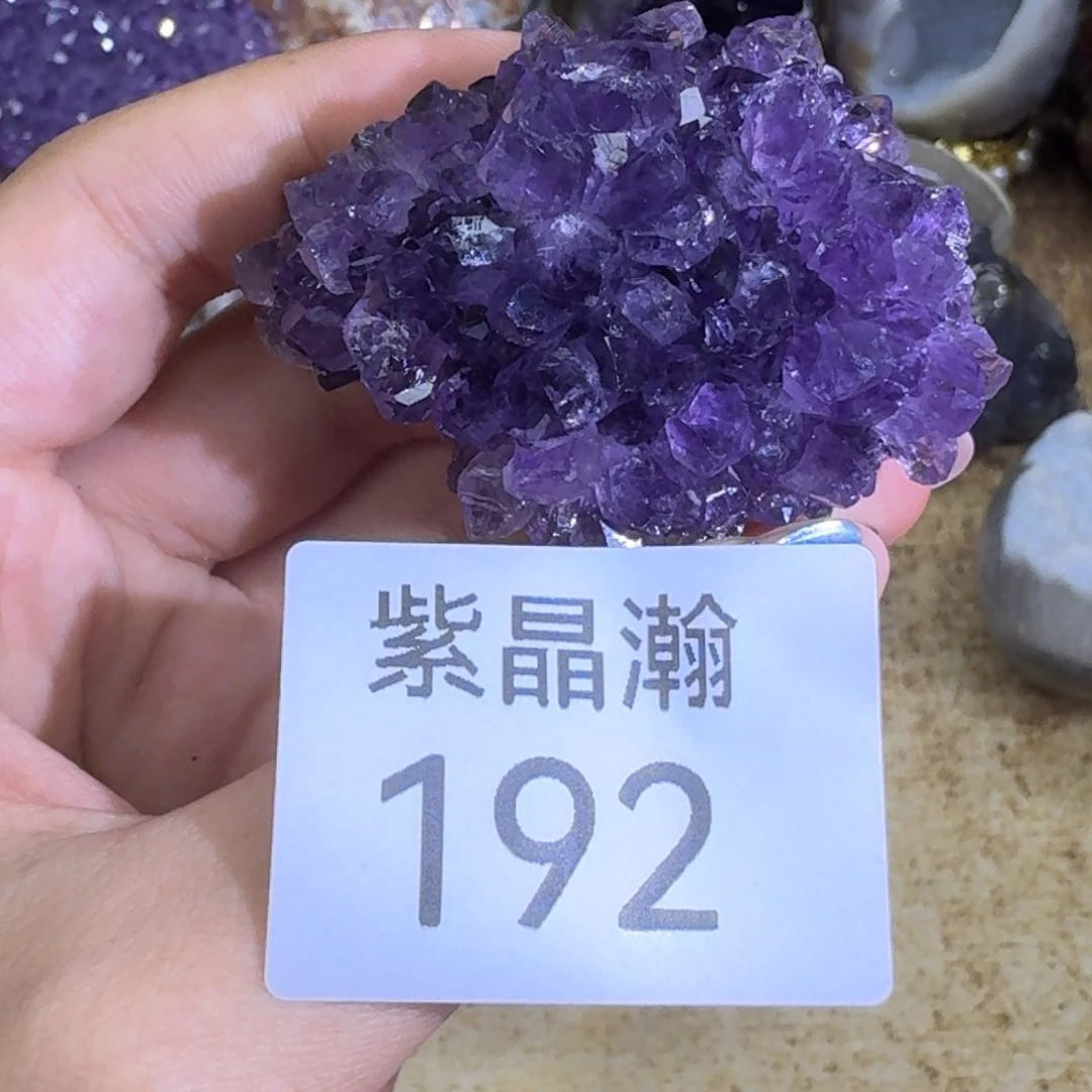 未镶嵌水晶大型摆件（非配饰）