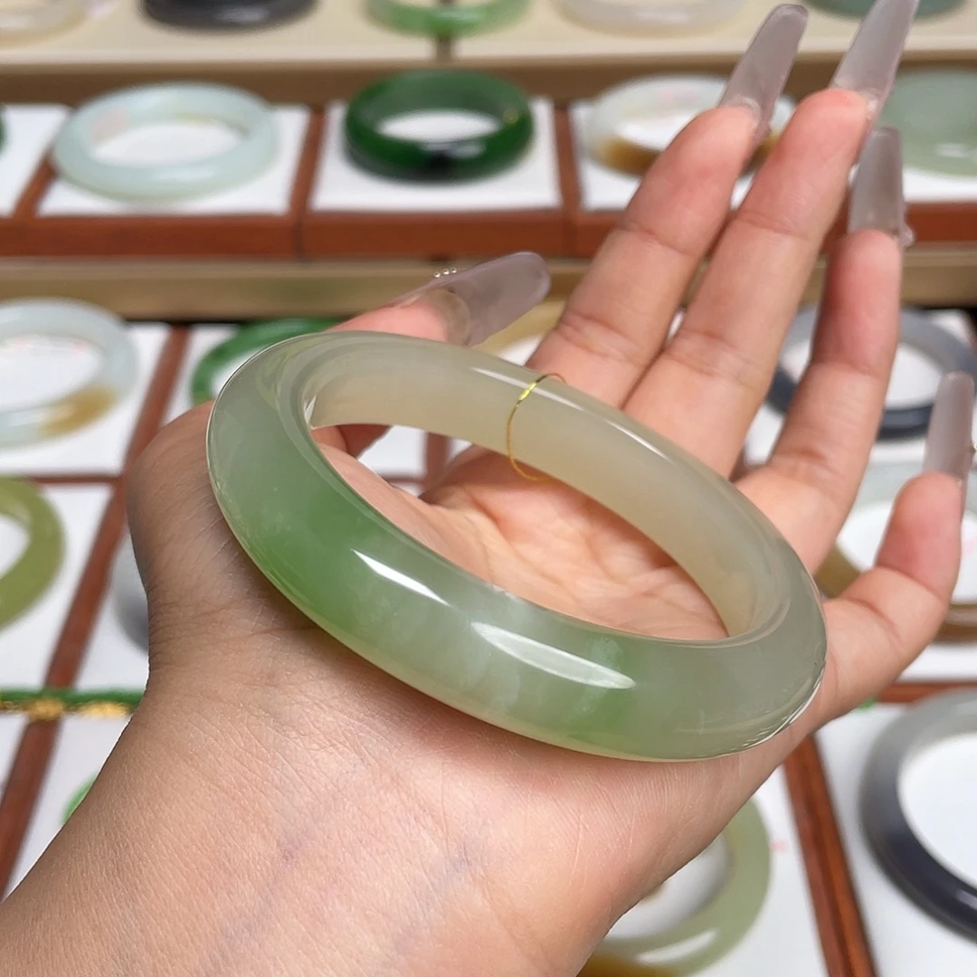 和田玉未镶嵌手镯58