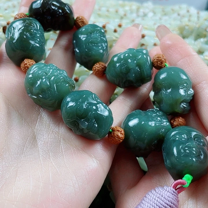 颈饰未镶嵌和田玉