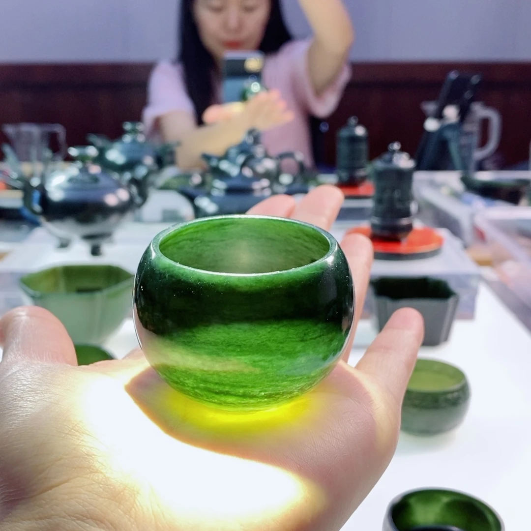 未镶嵌和田玉（青玉）摆件微瑕