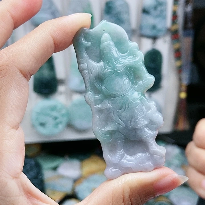 颈饰足铂镶嵌翡翠翡翠