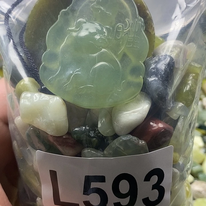 岫玉鱼缸石未镶嵌