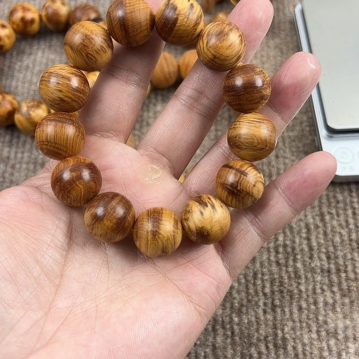 木太行崖柏1.8陈化。。。。。。