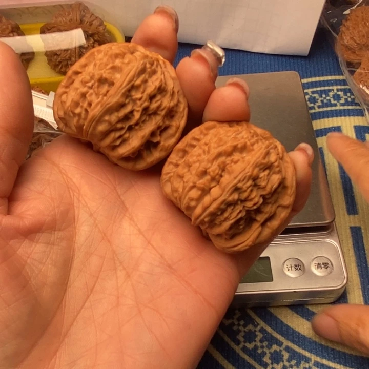 桃核吊坠白狮子42全品