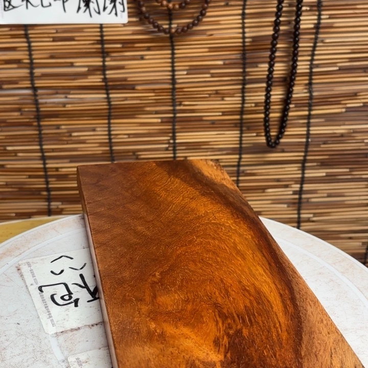 大叶紫檀（黑酸枝木类）