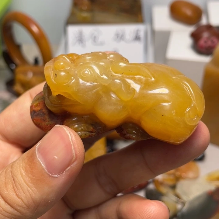 【闪购商品】未镶嵌石英质玉（黄龙玉）颈饰