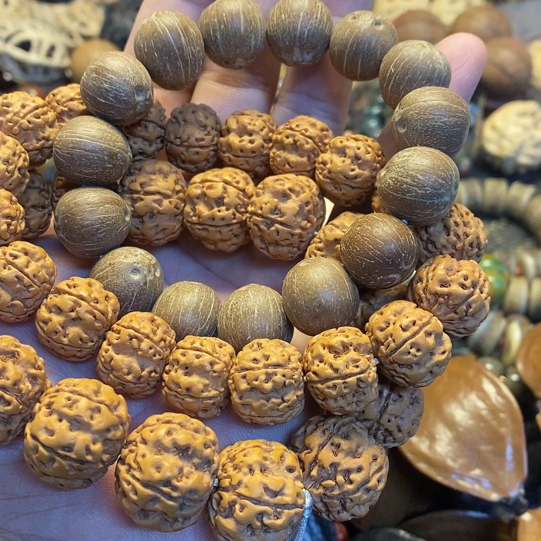 吊坠橄榄核一条紫金鼠加两条金刚35元