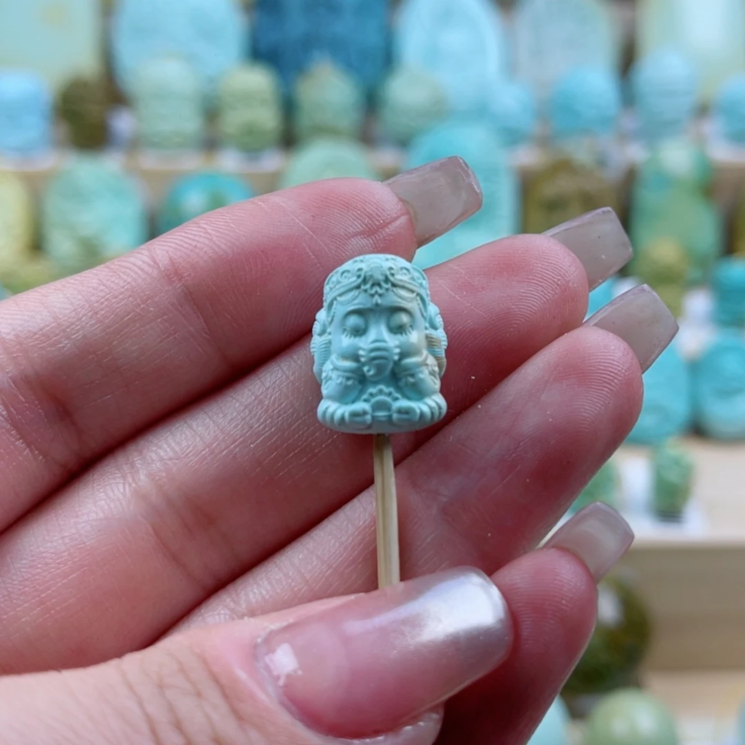 绿松石未镶嵌珠宝奇石