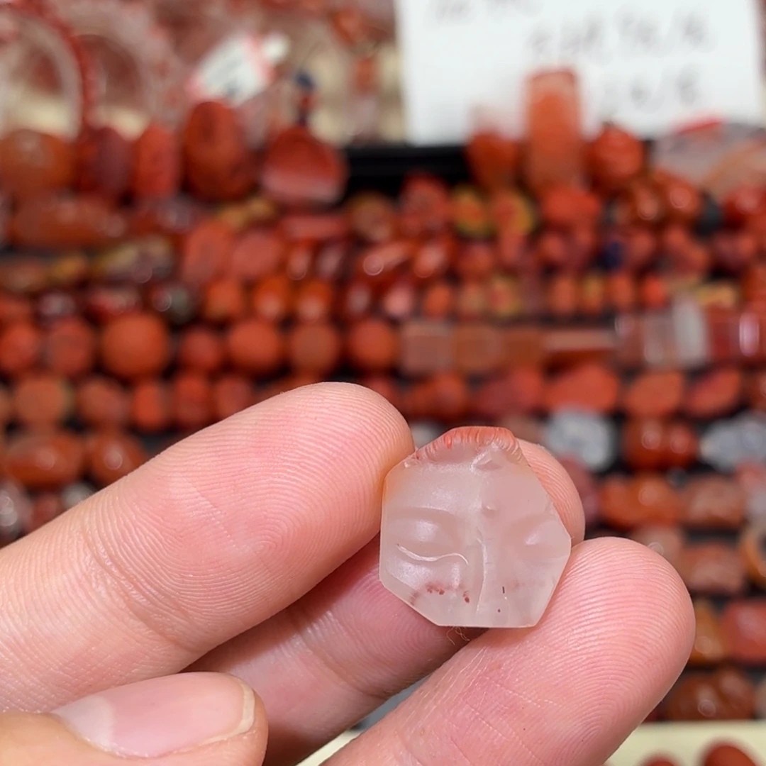 C***我南红玛瑙未镶嵌颈饰残面佛1