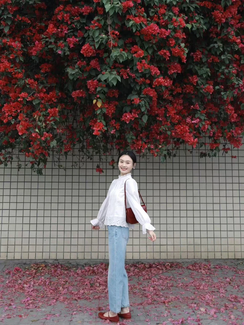 2025春季新款韩系简约气质设计感镂空衬衫显瘦直筒牛仔裤两件套装