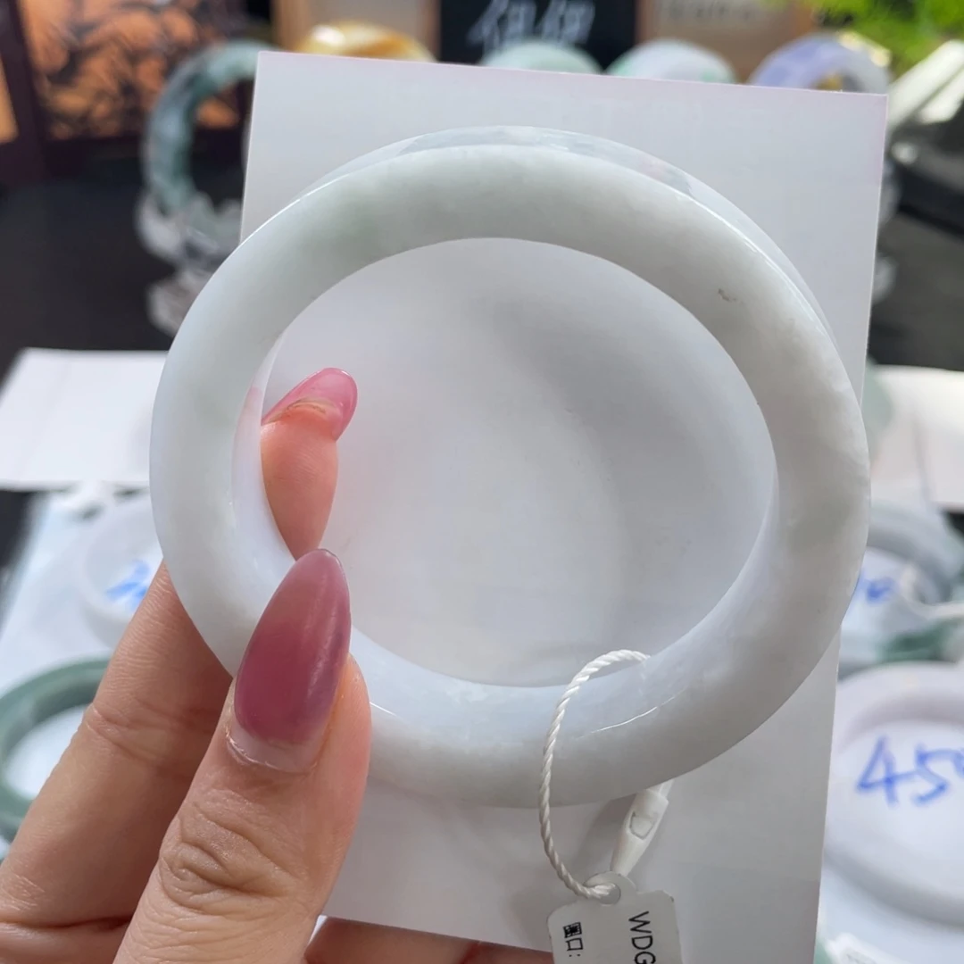 定制翡翠未镶嵌翡翠手镯基地质检发货