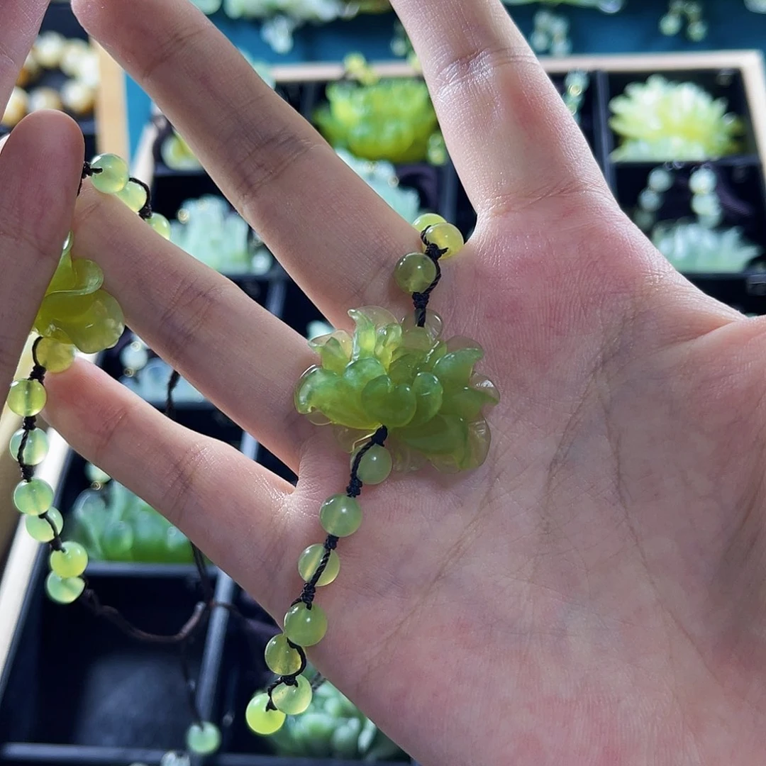 蛇纹石玉颈饰未镶嵌