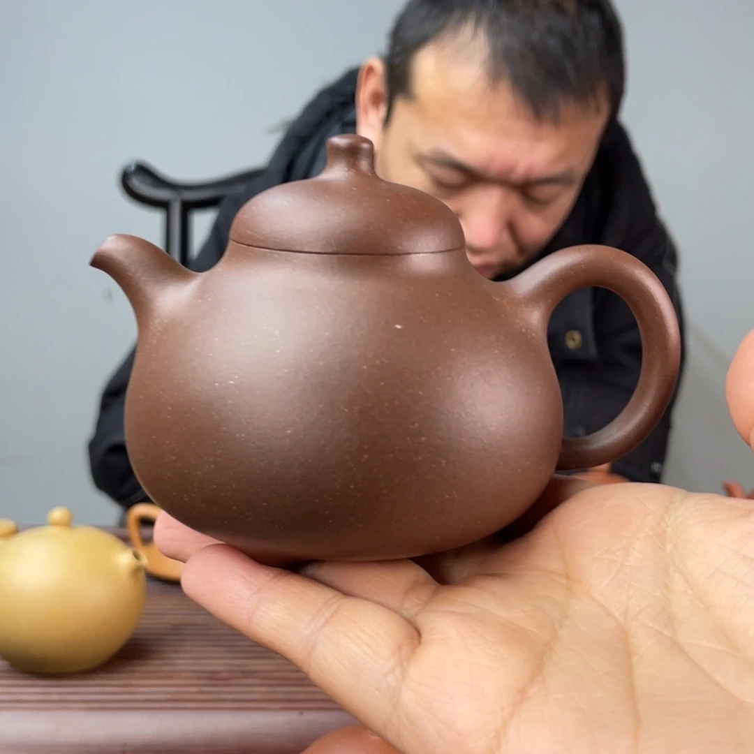 紫泥茶壶精工三足乳丁180cc
