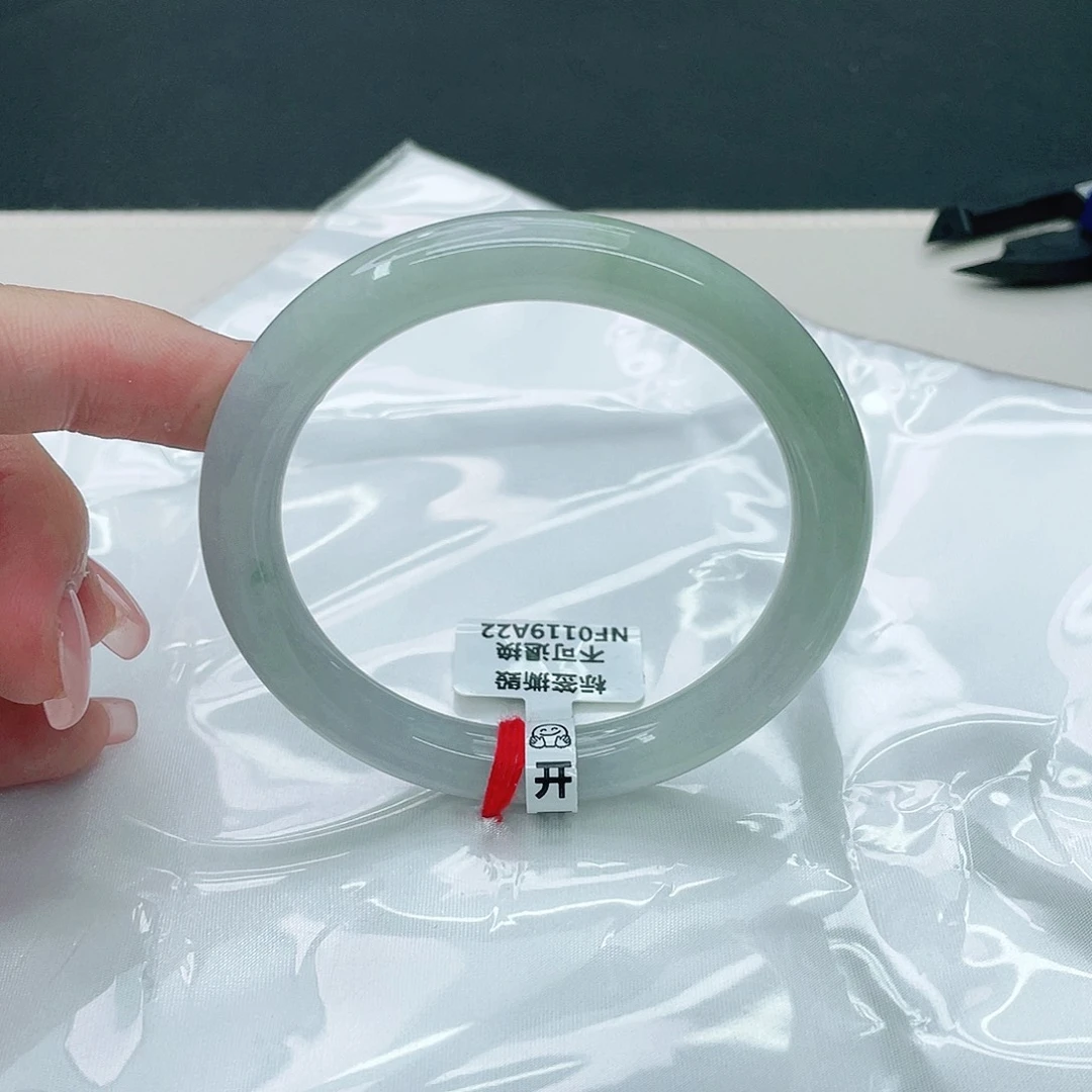 翡翠手镯未镶嵌圆56.6