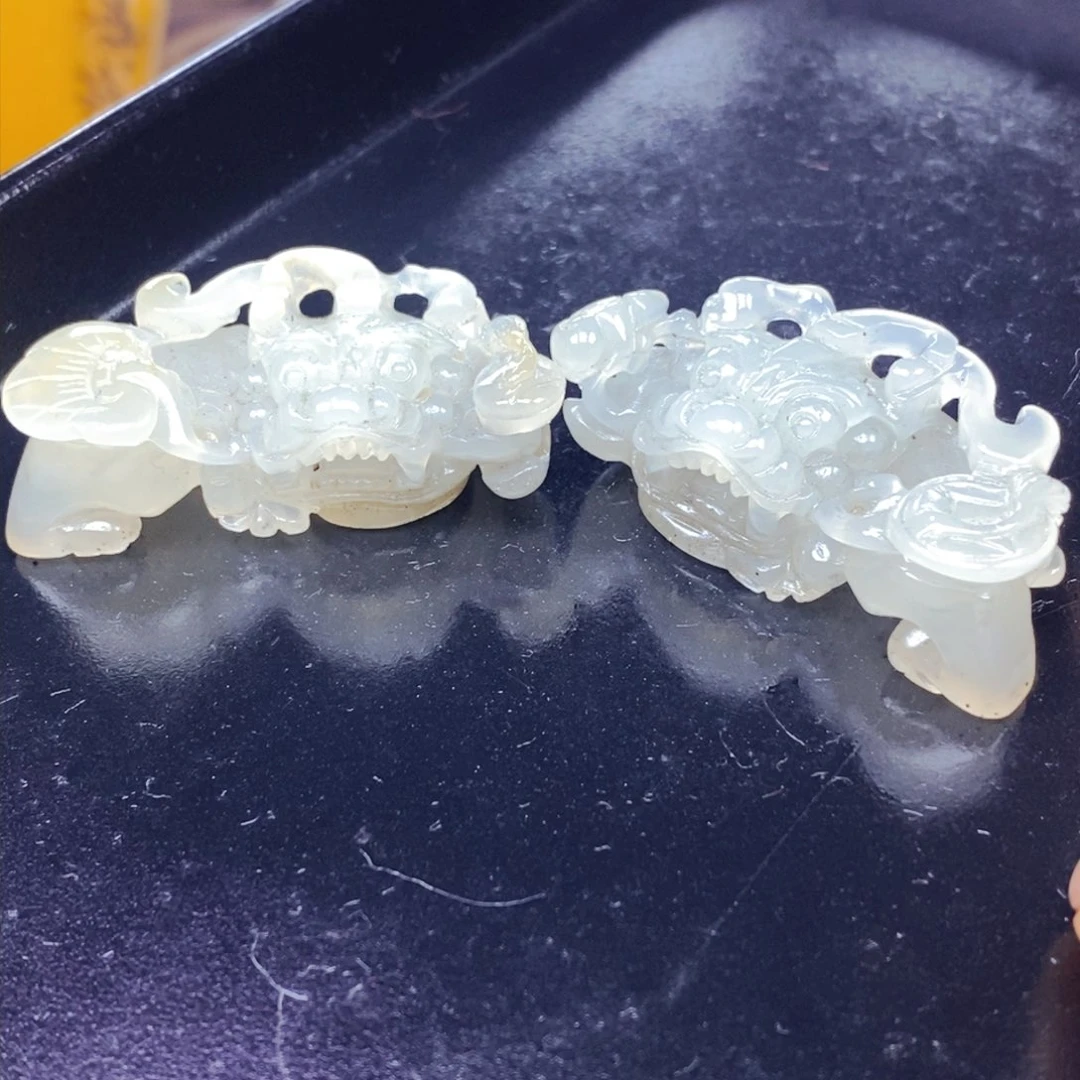 未镶嵌石英质玉（黄龙玉）颈饰