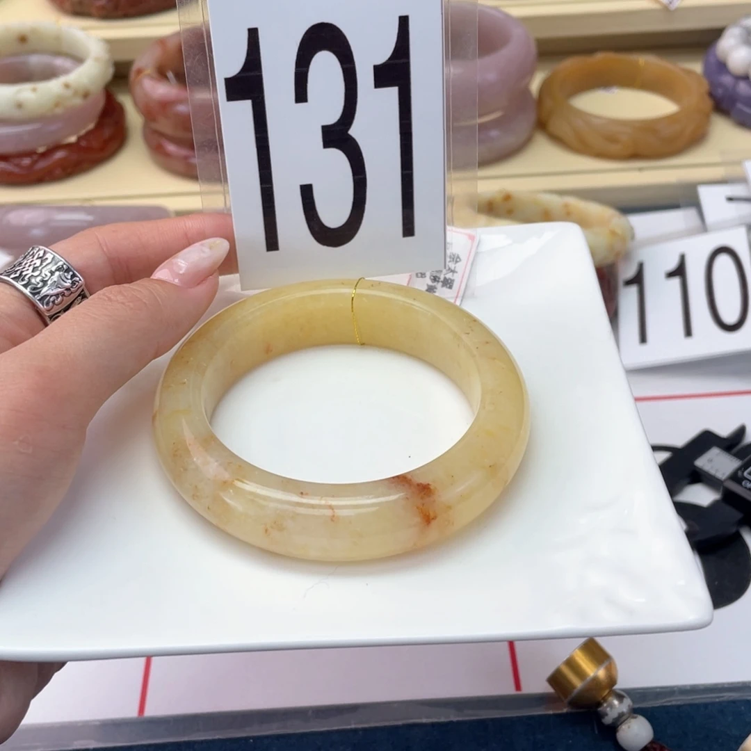 石英岩玉未镶嵌手镯