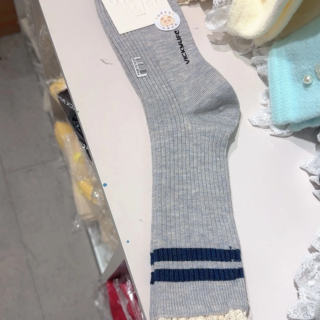 皮质非金属条纹袜子