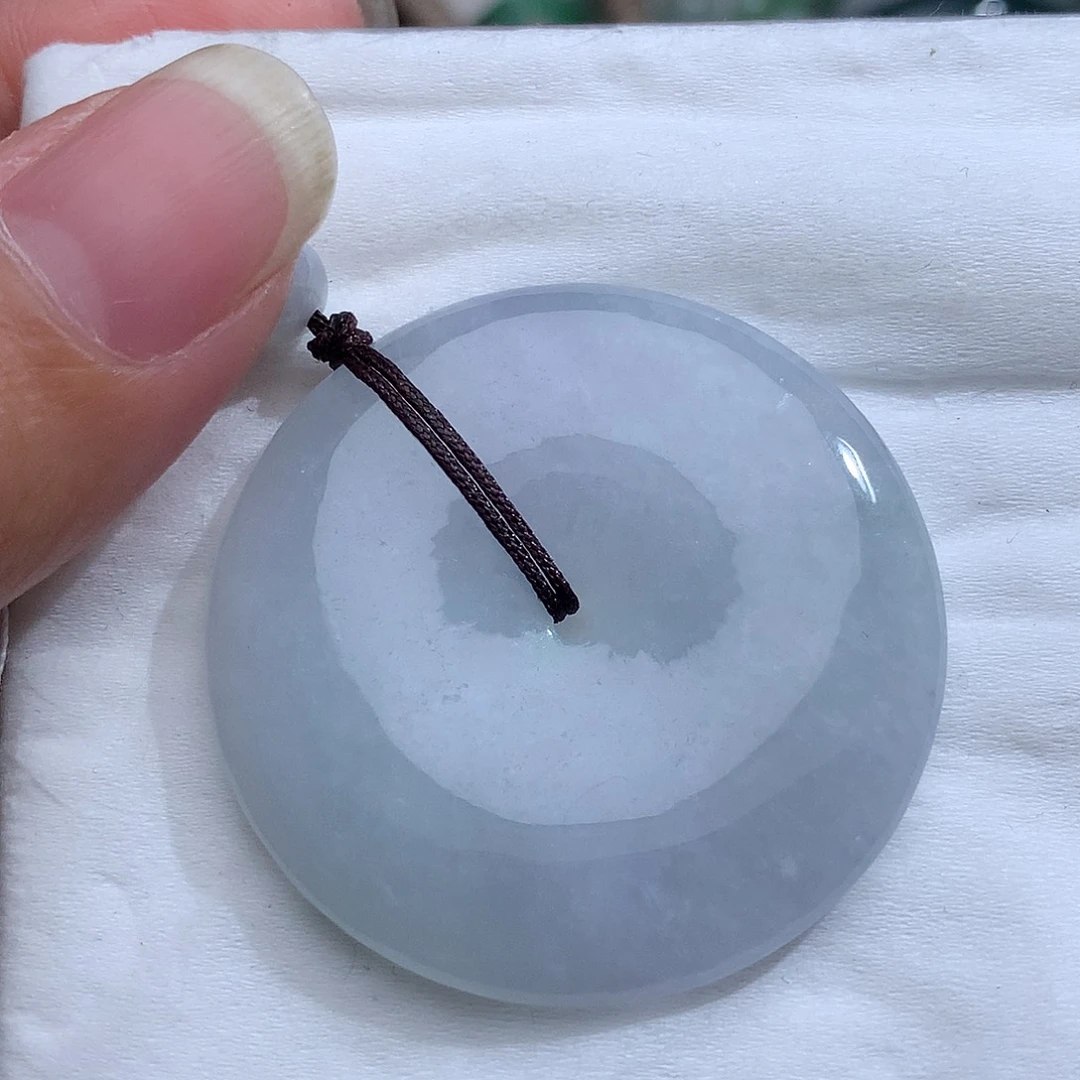 翡翠未镶嵌颈饰230。