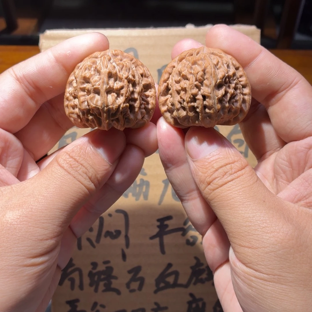 吊坠文玩核桃40三角白双面配