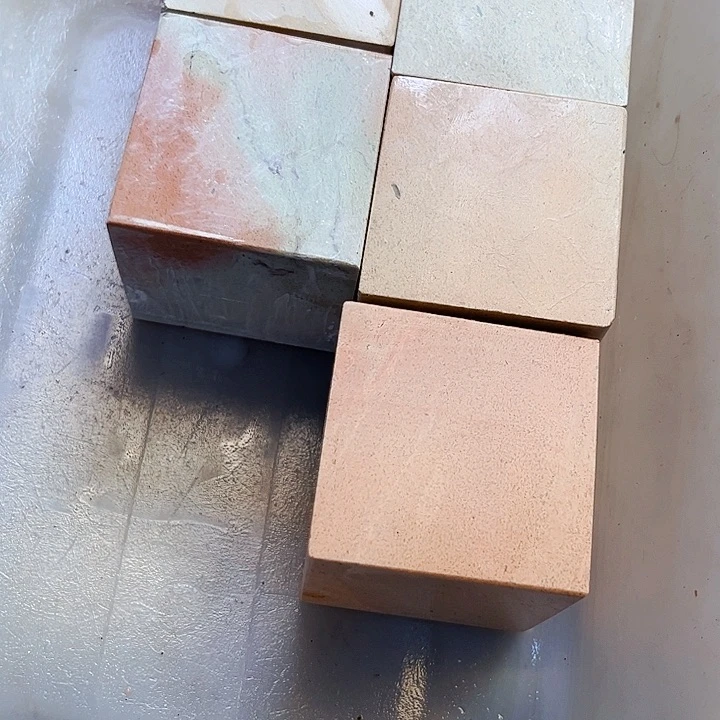 青田石印石西*楼殢云尤雨